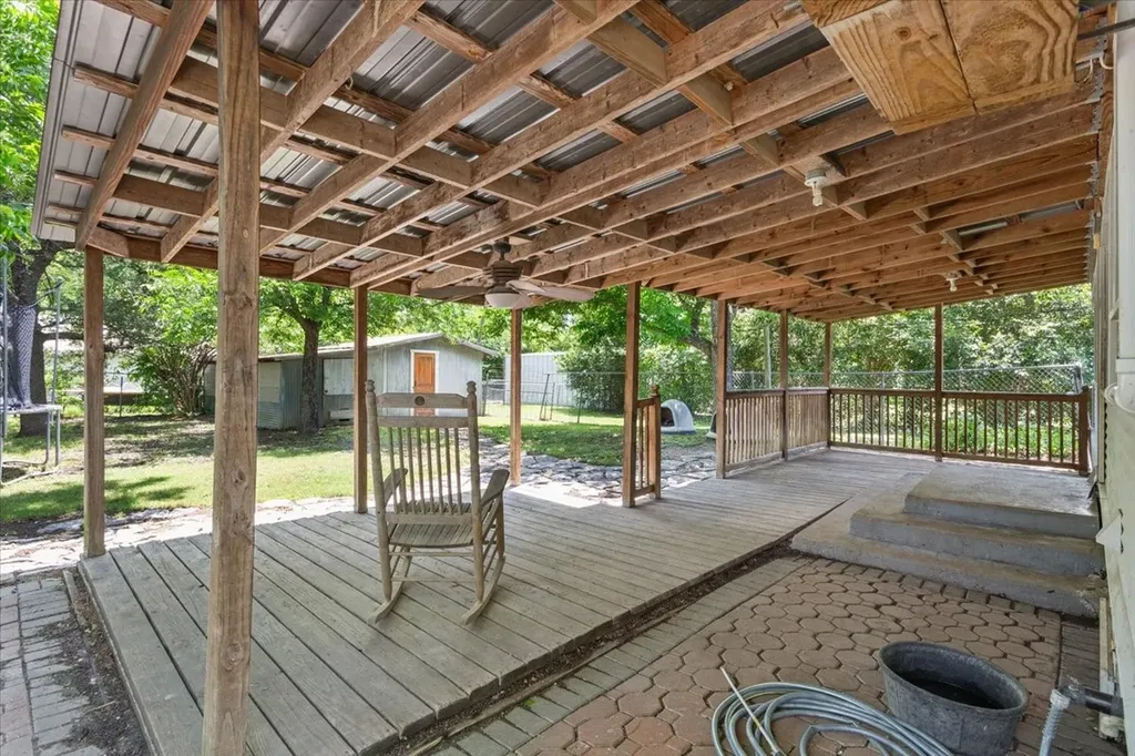102 S Hogan Street Holland TX 76534