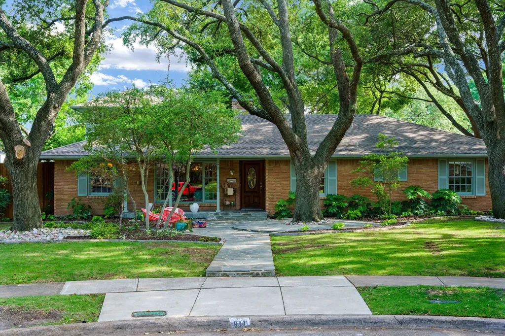 911 Saint Lukes Drive Richardson TX 75080