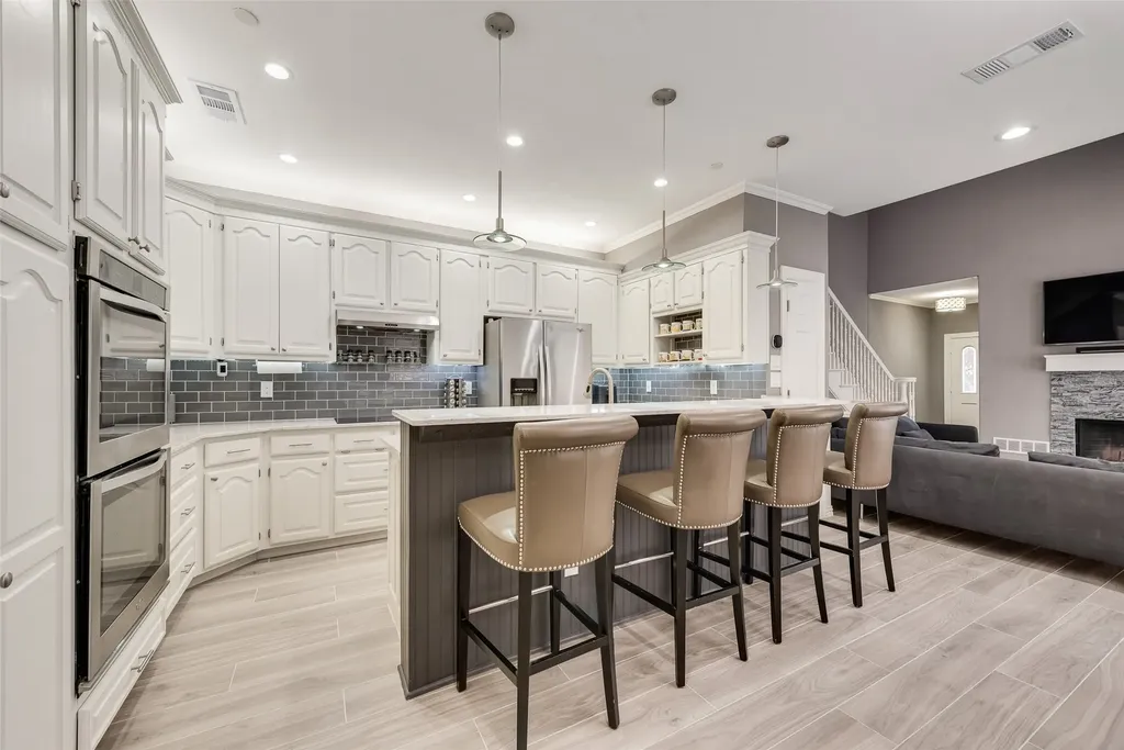 17060 Upper Bay Road Addison TX 75001