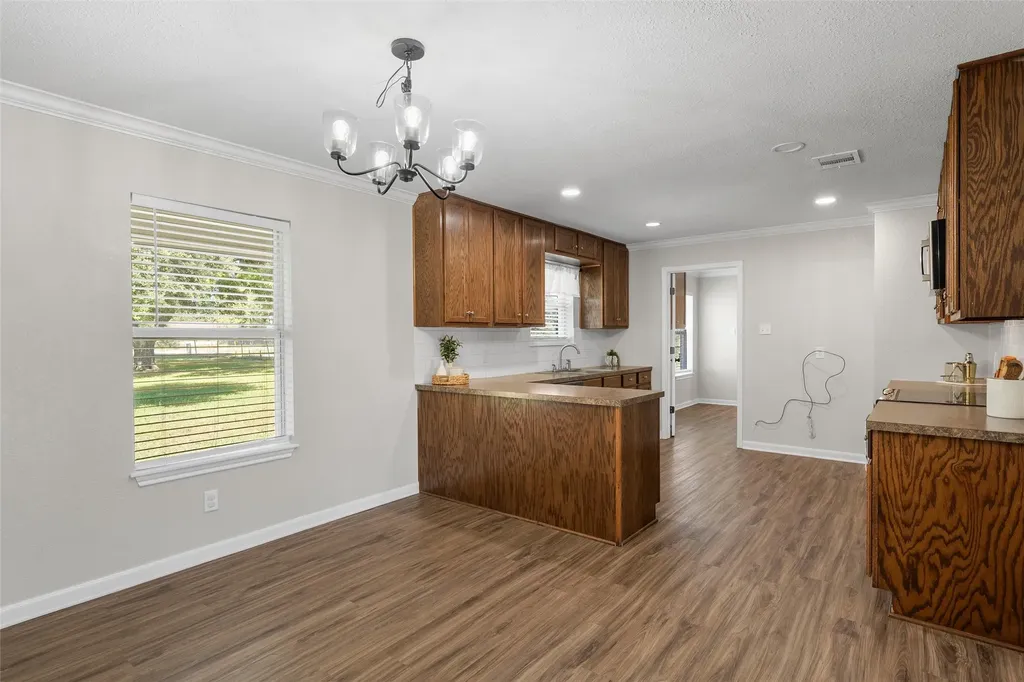 154 Longhorn Parkway Axtell TX 76624
