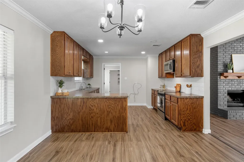 154 Longhorn Parkway Axtell TX 76624