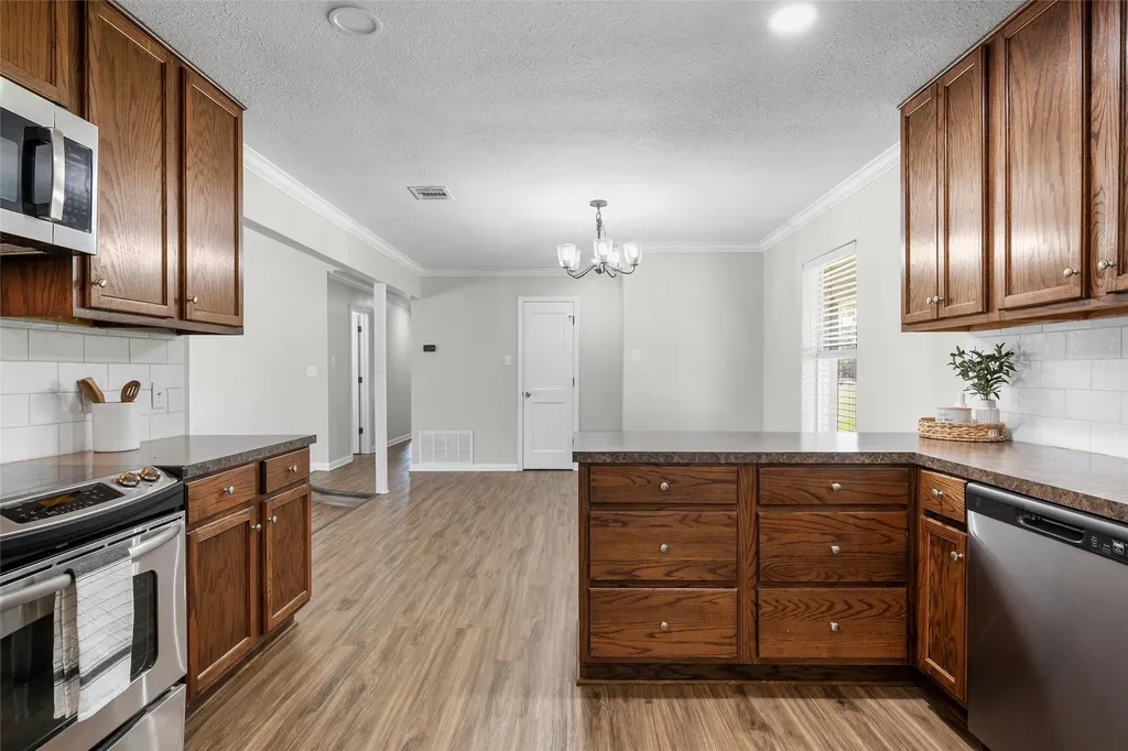 154 Longhorn Parkway Axtell TX 76624