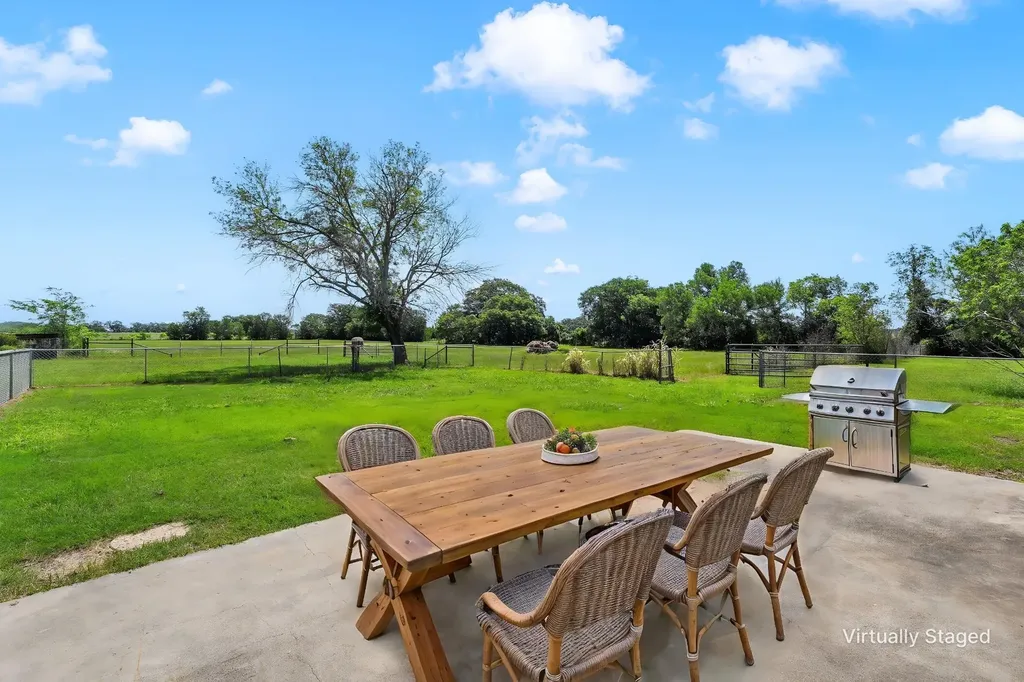 154 Longhorn Parkway Axtell TX 76624