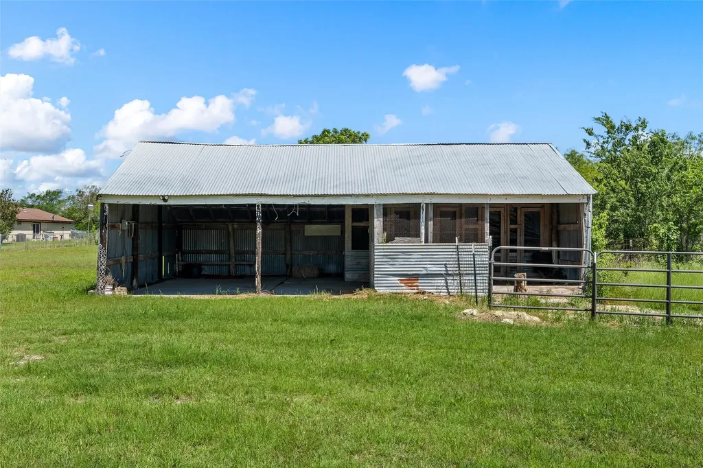 154 Longhorn Parkway Axtell TX 76624