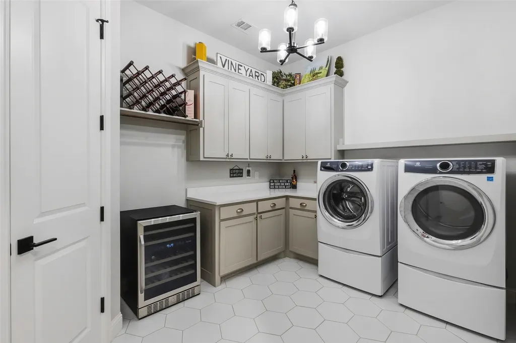 7613 Ira Drive North Richland Hills TX 76182