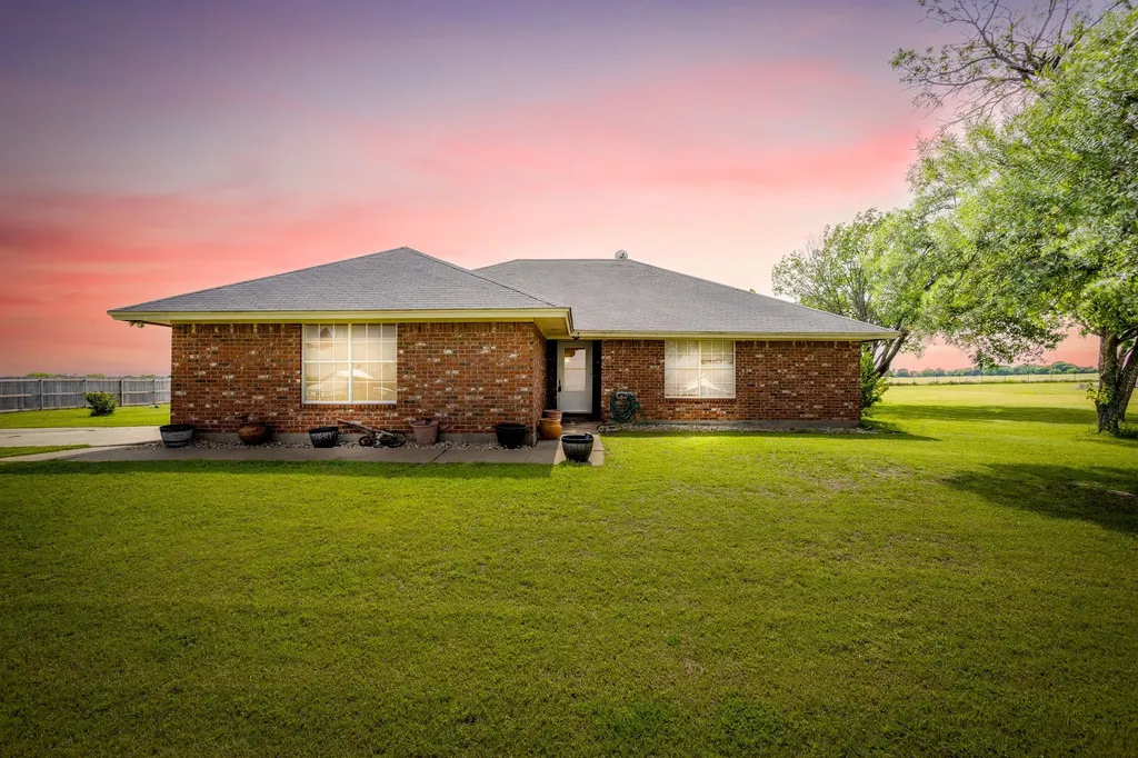2516 County Road 415 Coyote Flats TX 76031