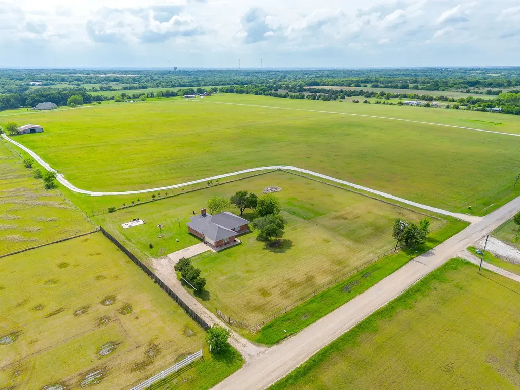 2516 County Road 415 Coyote Flats TX 76031