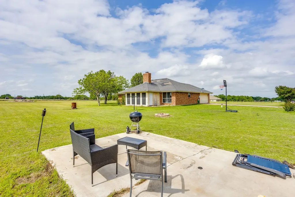 2516 County Road 415 Coyote Flats TX 76031