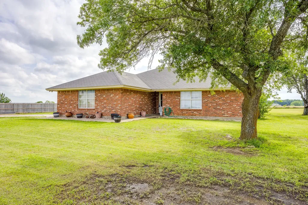 2516 County Road 415 Coyote Flats TX 76031