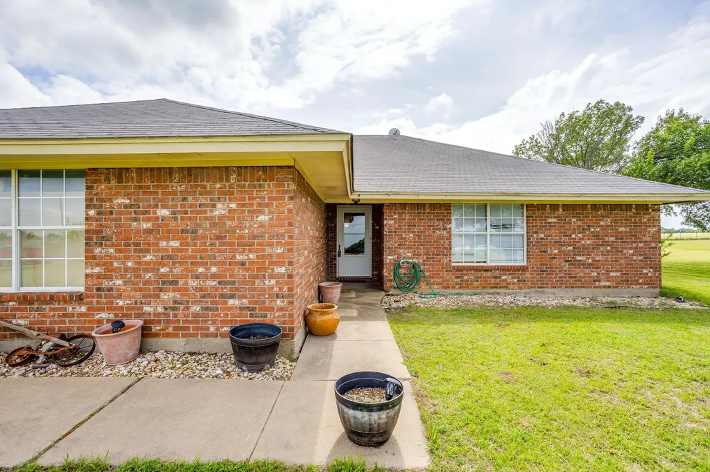 2516 County Road 415 Coyote Flats TX 76031