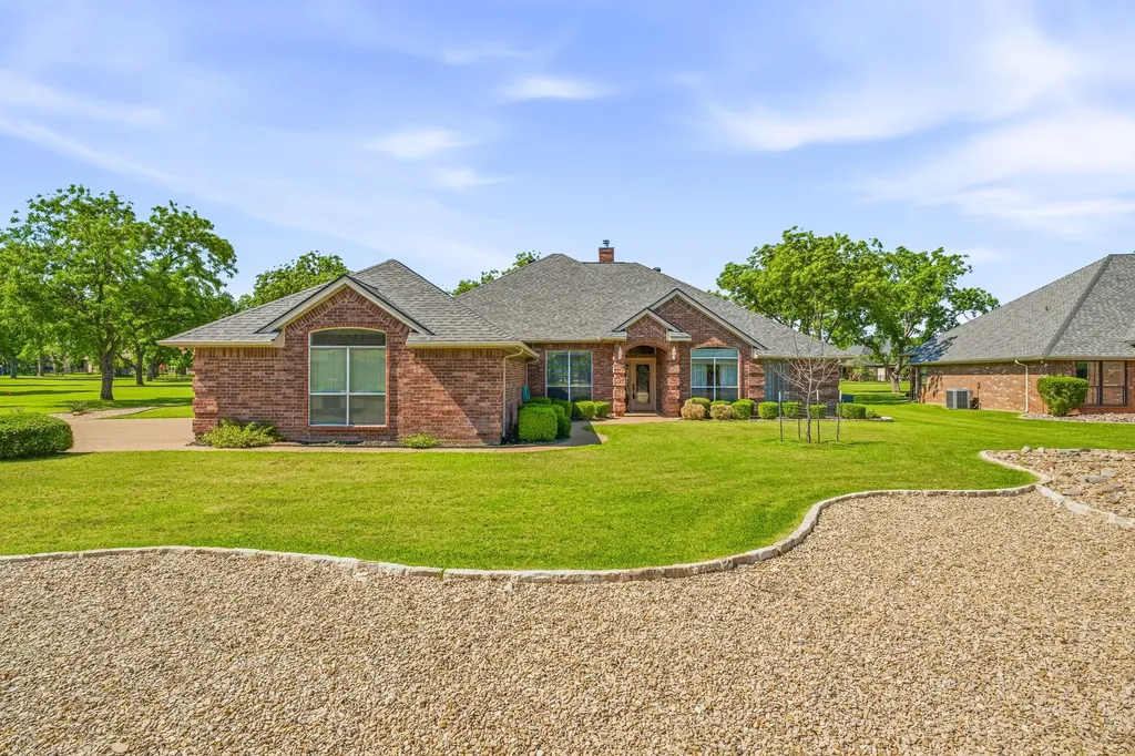 5900 Nutcracker Drive Granbury TX 76049