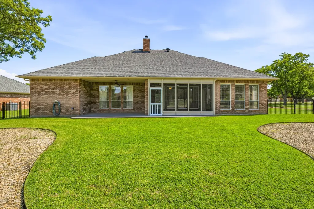5900 Nutcracker Drive Granbury TX 76049
