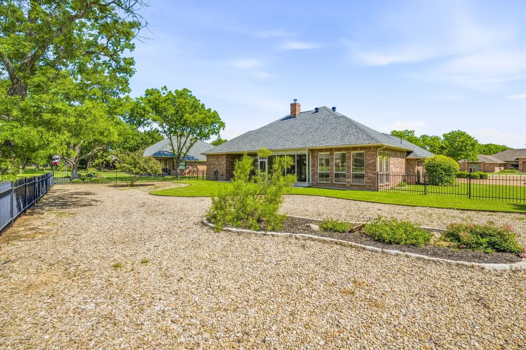 5900 Nutcracker Drive Granbury TX 76049