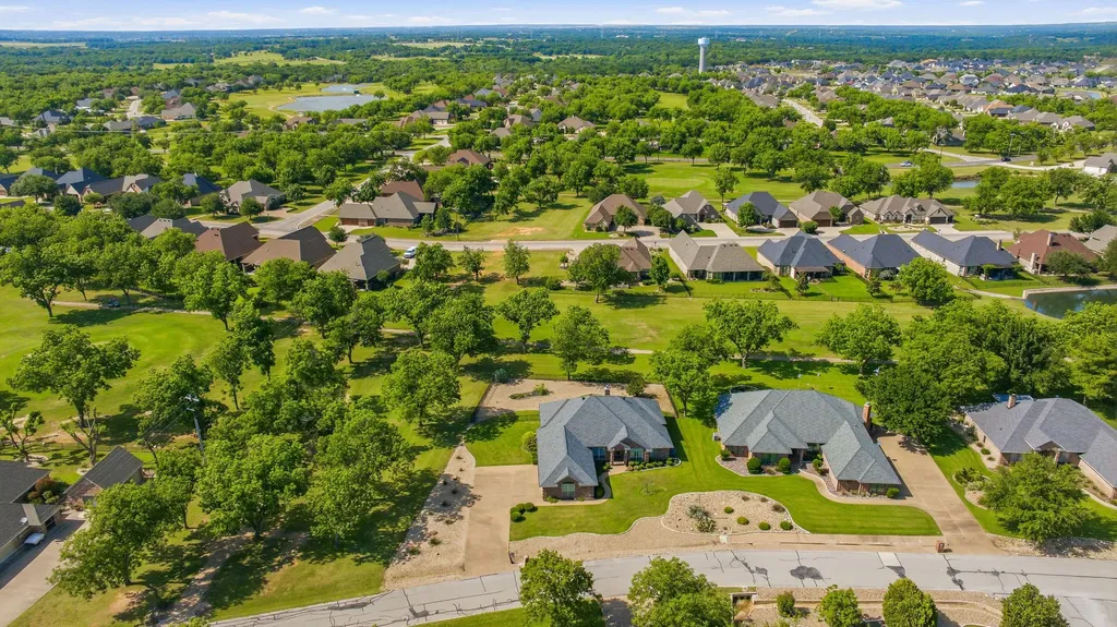 5900 Nutcracker Drive Granbury TX 76049