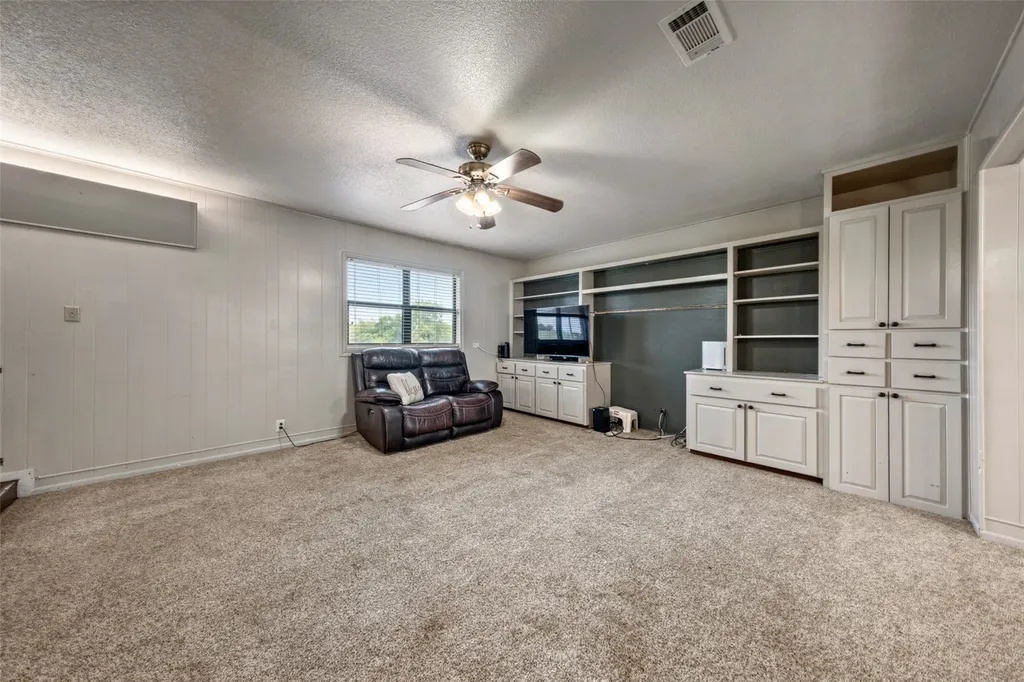608 W Spring Street West TX 76691