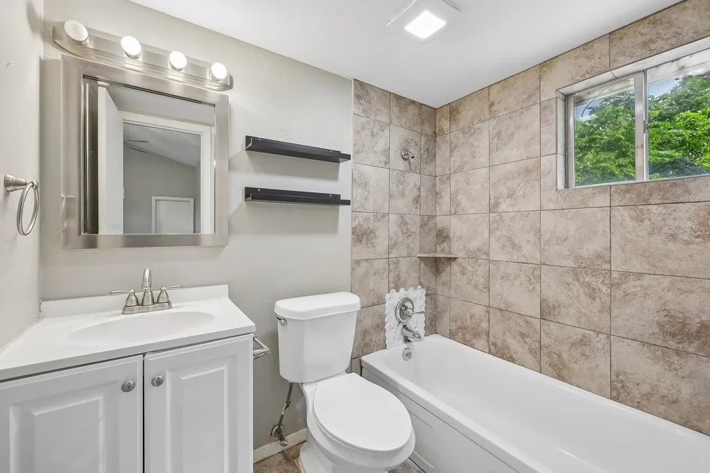 744 Willow Street Hurst TX 76053