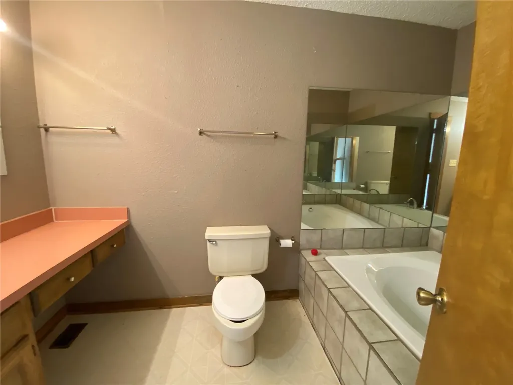 143 Private Road 1509 Runaway Bay TX 76426