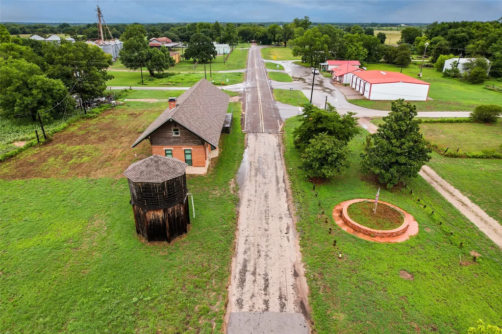 211 Main Street Rosser TX 75157