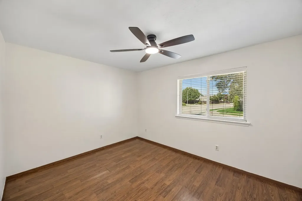 1043 Cherrywood Lane Carrollton TX 75006