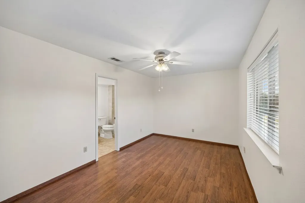 1043 Cherrywood Lane Carrollton TX 75006