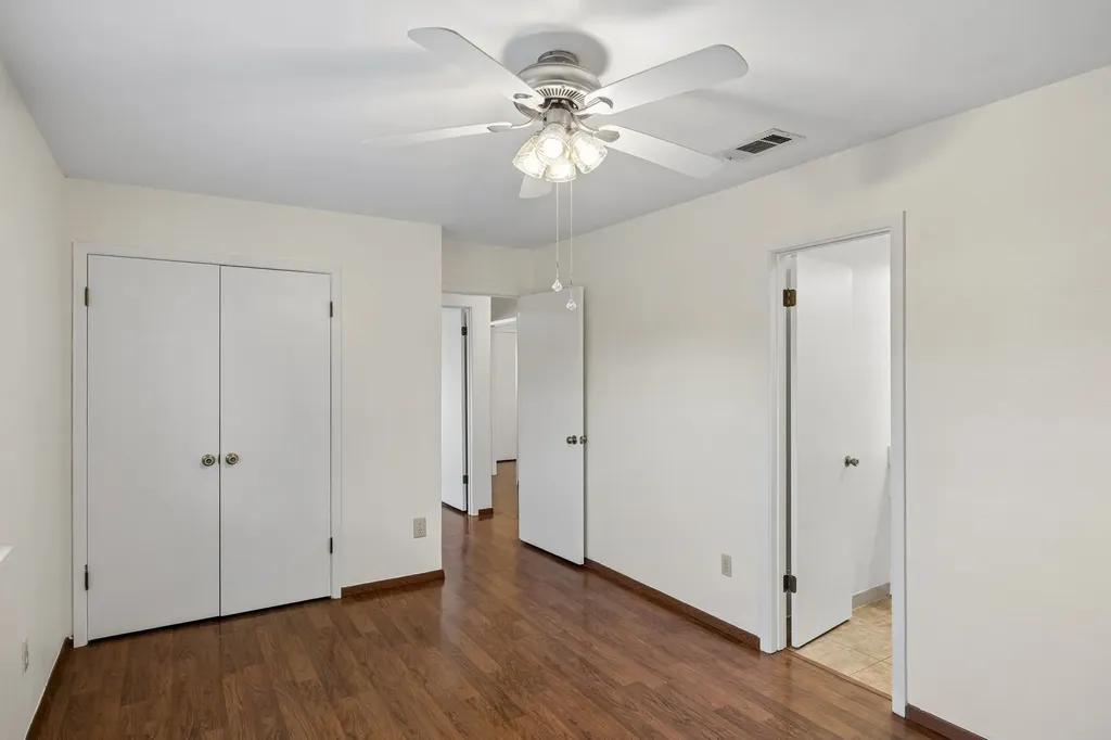 1043 Cherrywood Lane Carrollton TX 75006