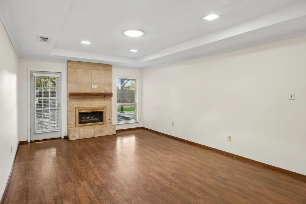 1043 Cherrywood Lane Carrollton TX 75006
