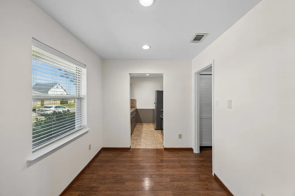 1043 Cherrywood Lane Carrollton TX 75006