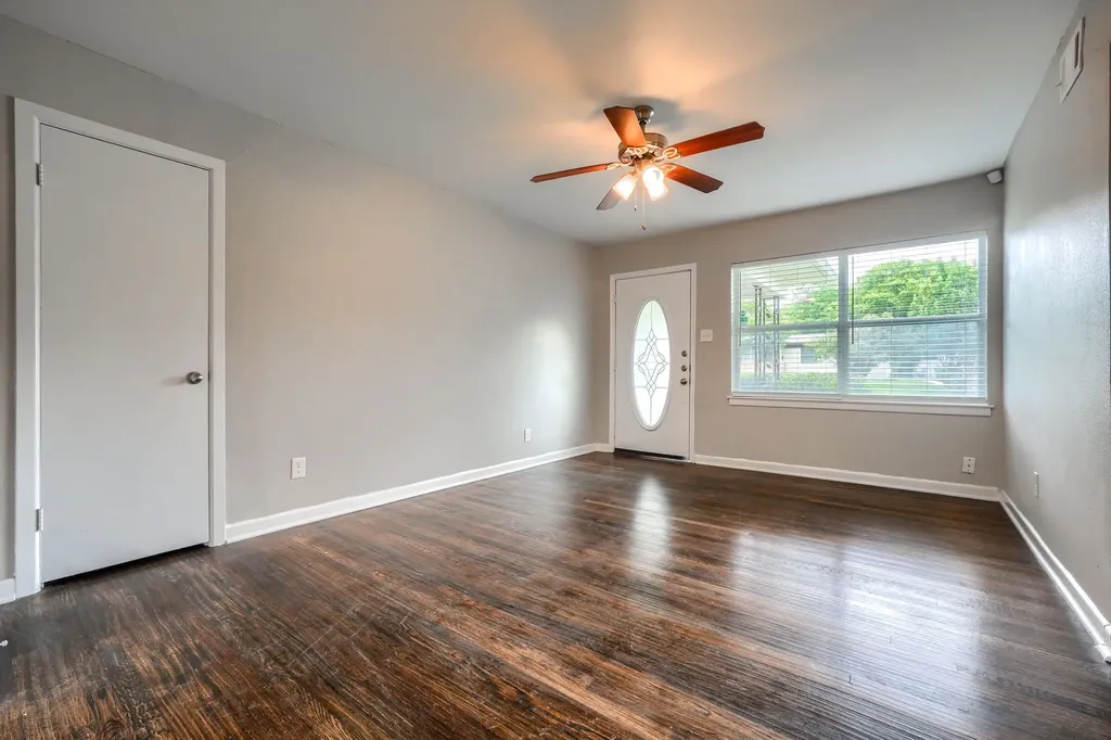 10628 Benbrook Drive Dallas TX 75228
