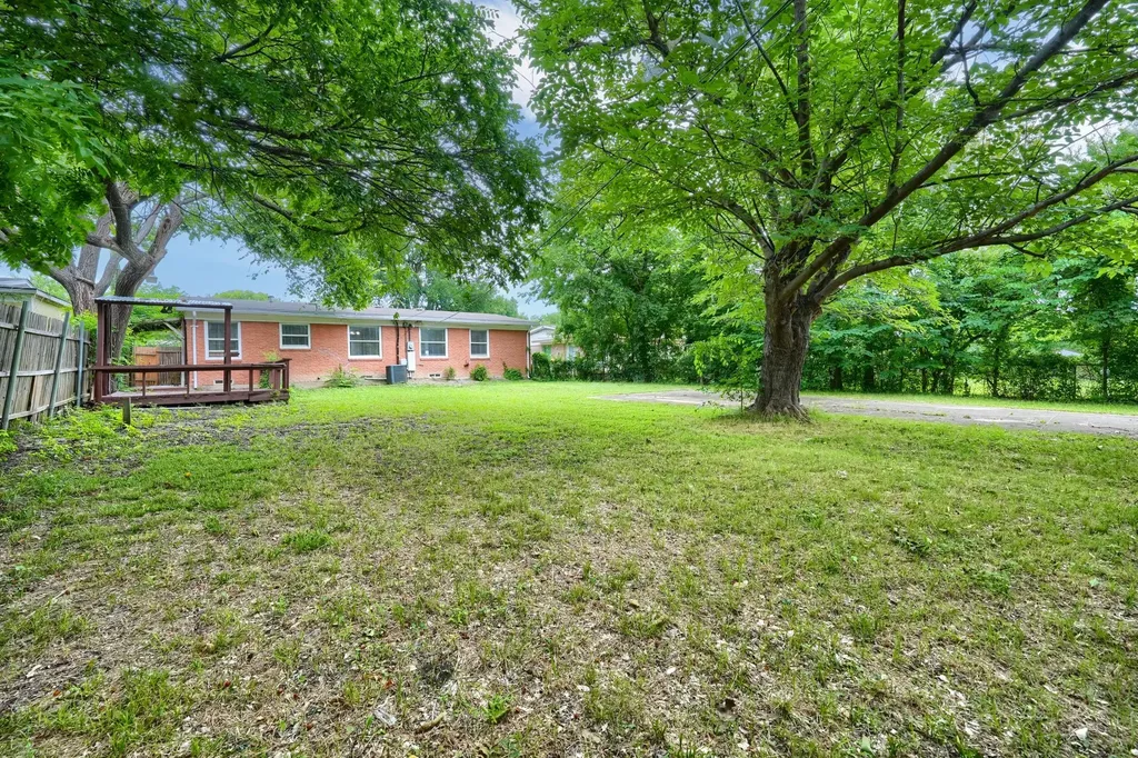 10628 Benbrook Drive Dallas TX 75228