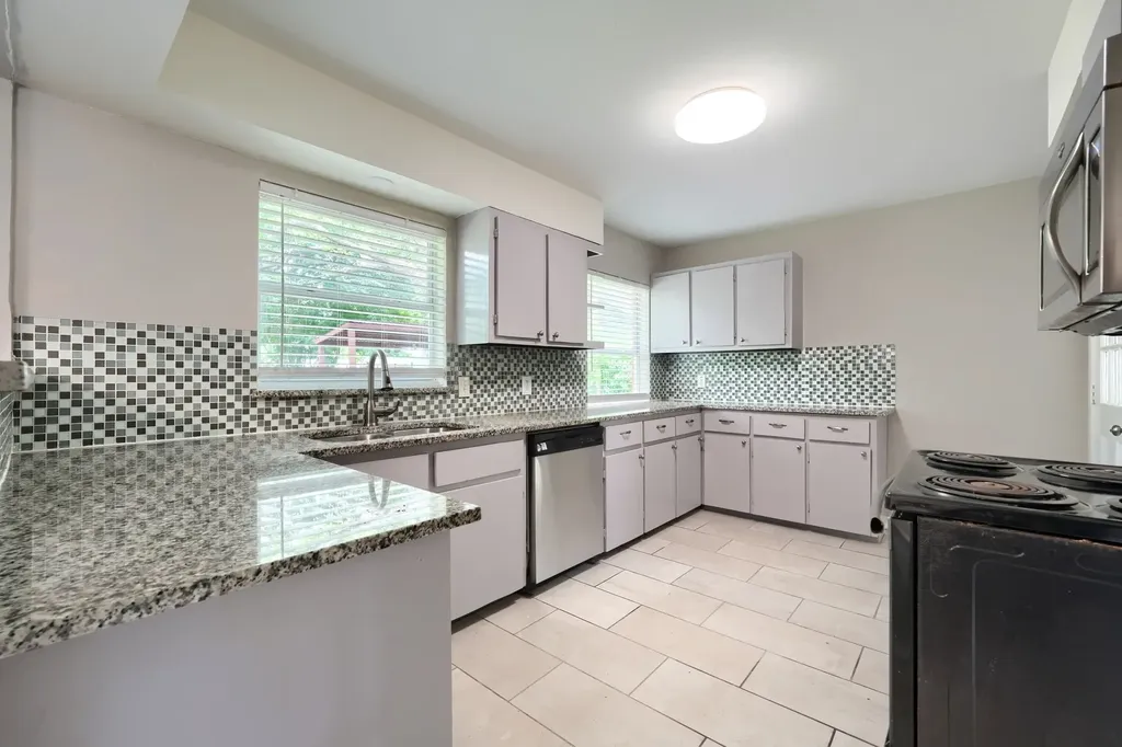 10628 Benbrook Drive Dallas TX 75228