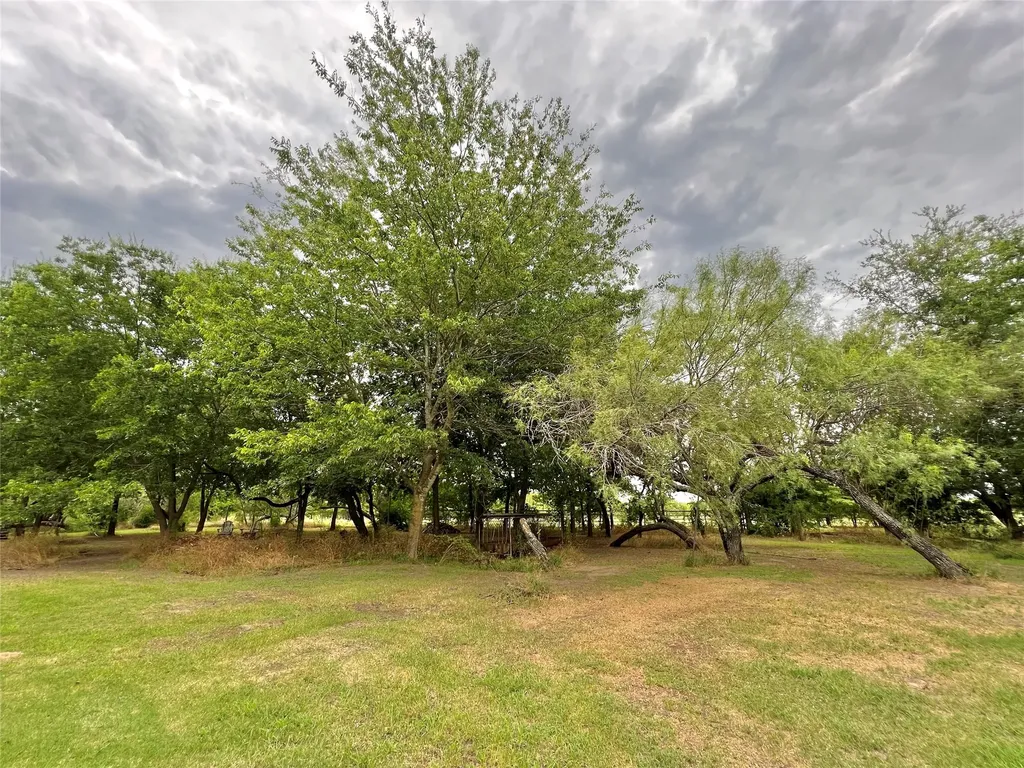 5910 Sh-34 Oak Ridge TX 75142