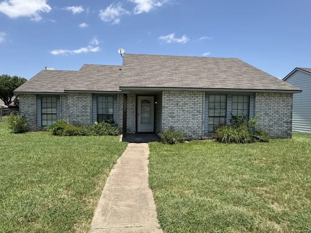 537 E Bethany Drive Allen TX 75002