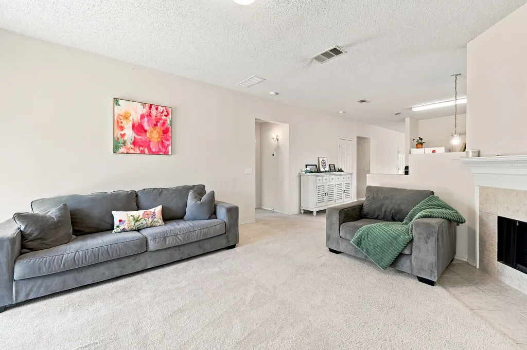 1409 Dundee Drive Arlington TX 76002