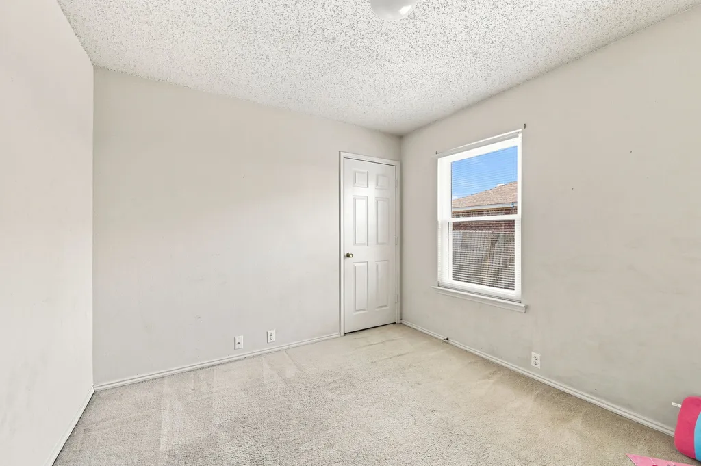 1409 Dundee Drive Arlington TX 76002