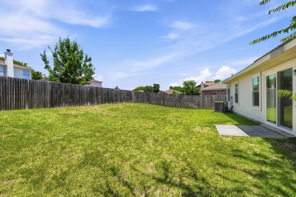 1409 Dundee Drive Arlington TX 76002