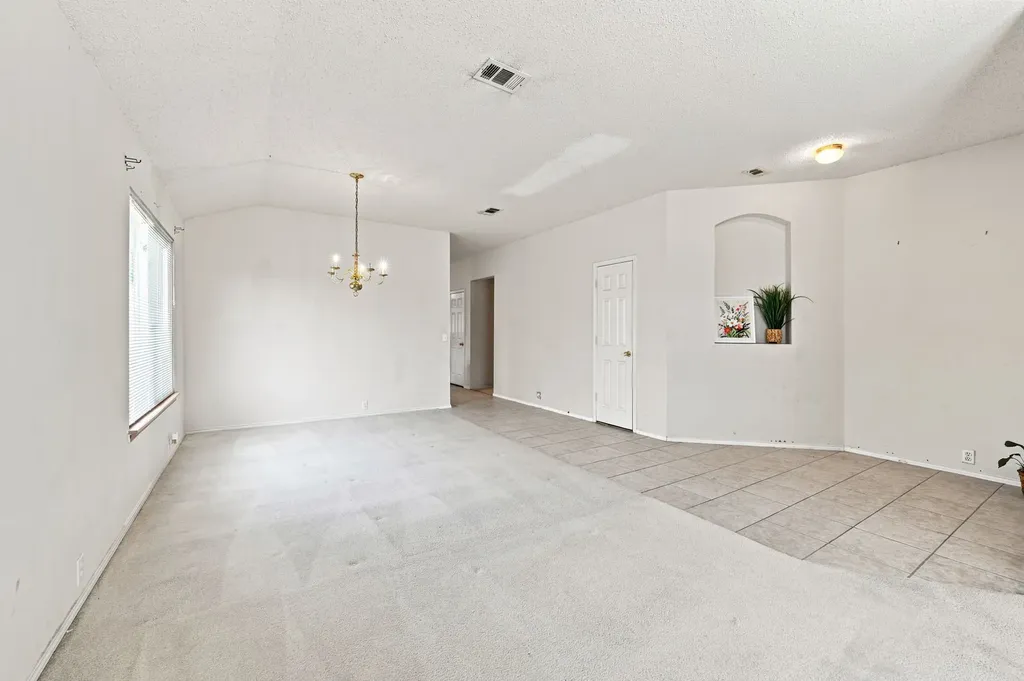 1409 Dundee Drive Arlington TX 76002