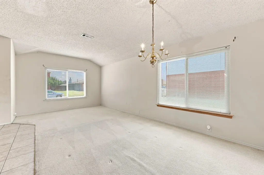 1409 Dundee Drive Arlington TX 76002