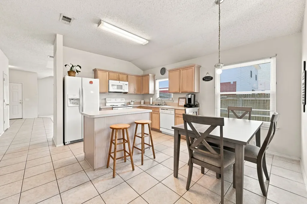 1409 Dundee Drive Arlington TX 76002