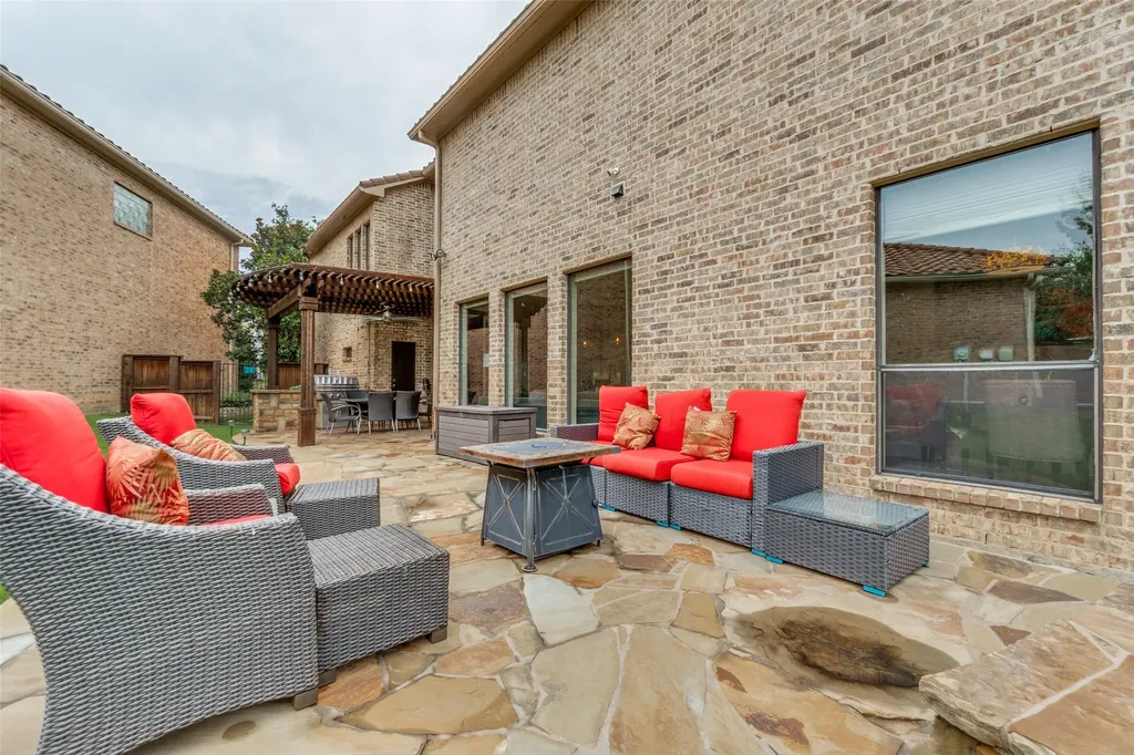 228 Concho Drive Irving TX 75039