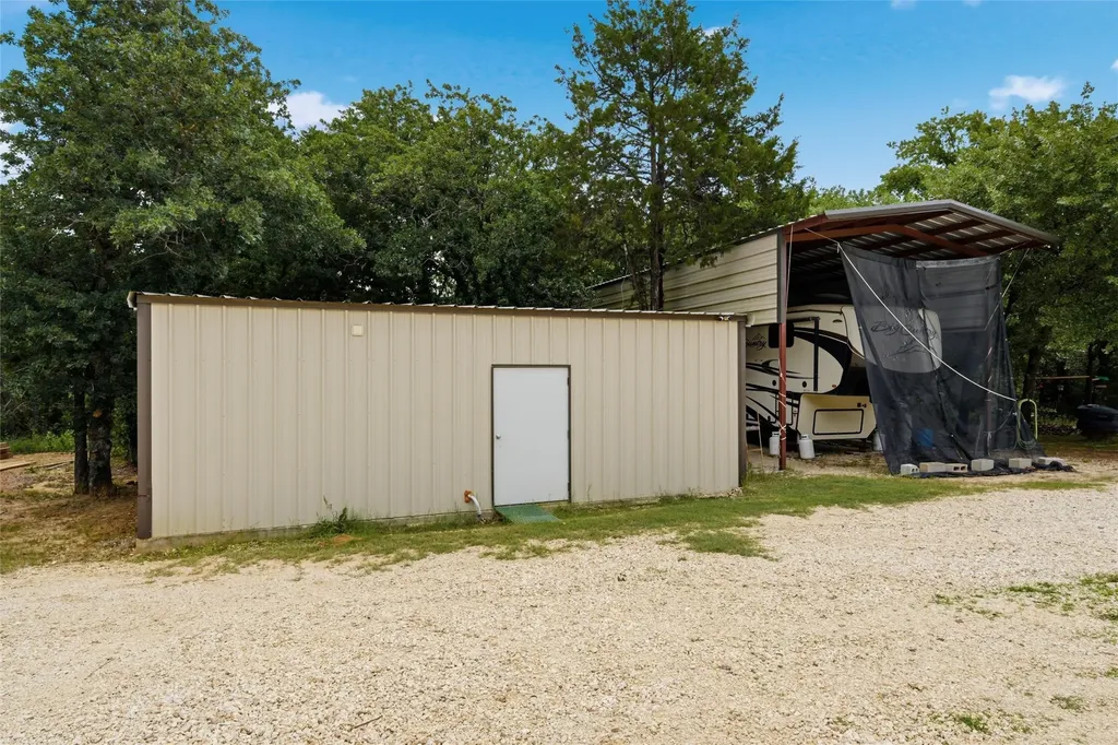 154 Hcr 1217 Blum TX 76627