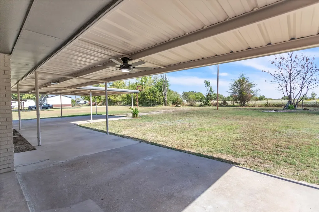 110 Twin Circle Wortham TX 76693