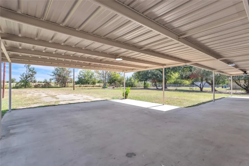 110 Twin Circle Wortham TX 76693
