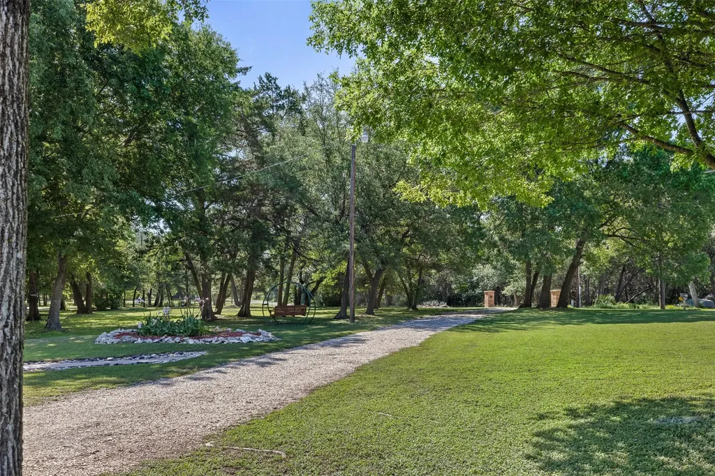 118 Deer Trail Bruceville TX 76630