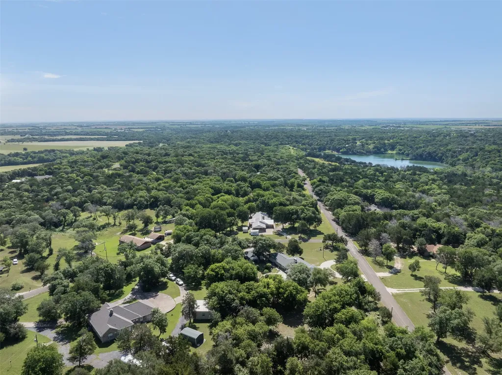 118 Deer Trail Bruceville TX 76630