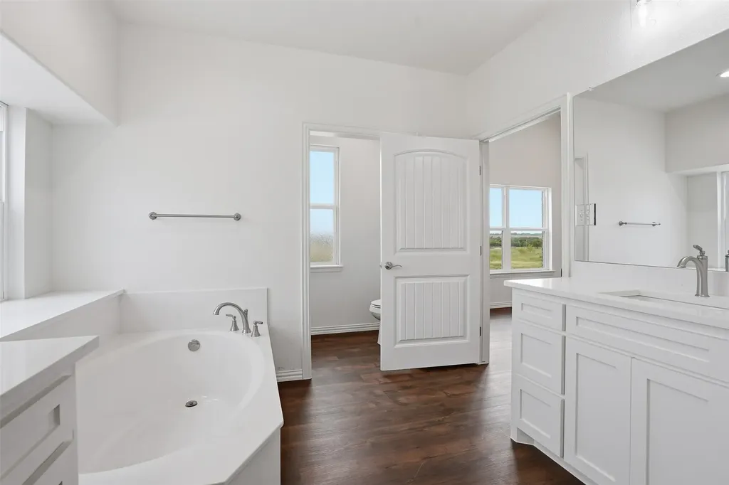 6720 County Road 302 Grandview TX 76050