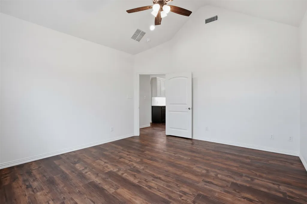 6720 County Road 302 Grandview TX 76050