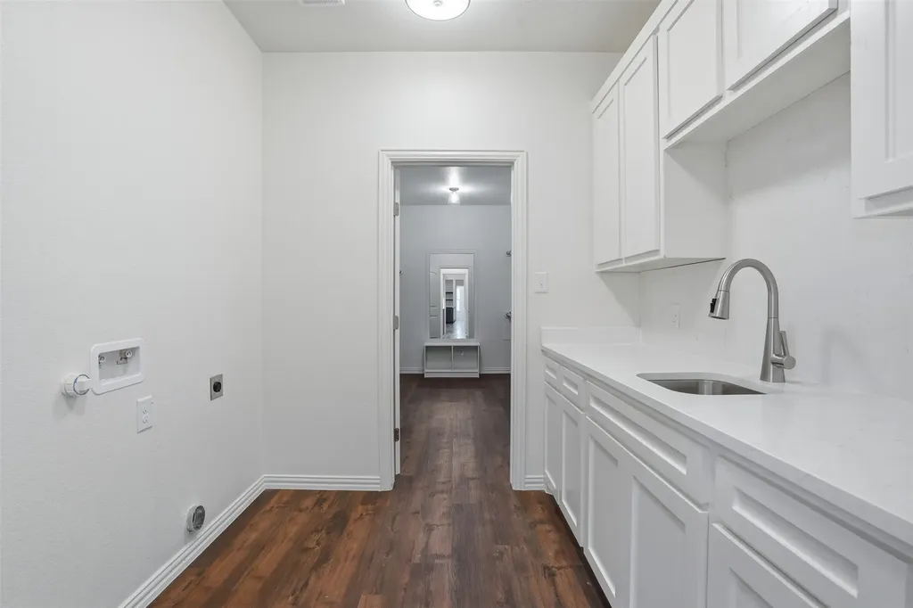 6720 County Road 302 Grandview TX 76050