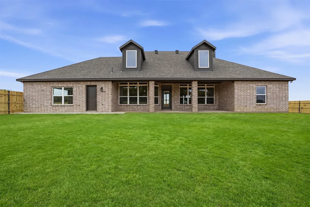 6720 County Road 302 Grandview TX 76050