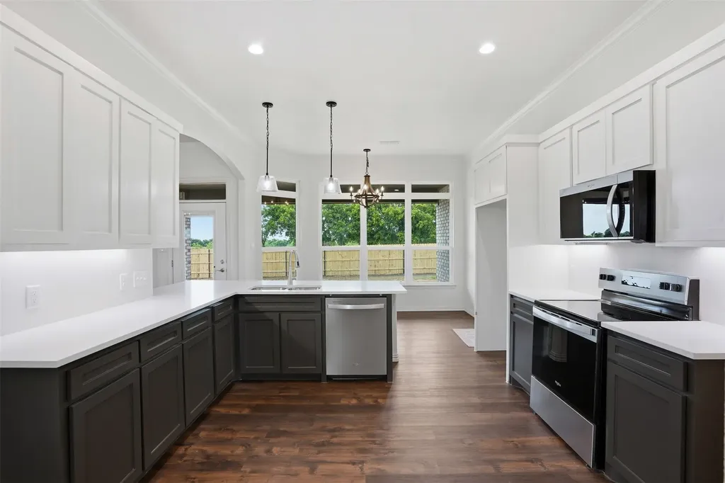 6720 County Road 302 Grandview TX 76050
