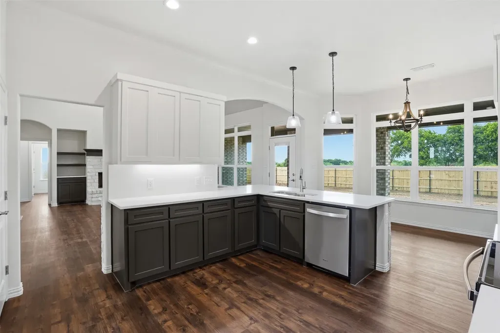6720 County Road 302 Grandview TX 76050